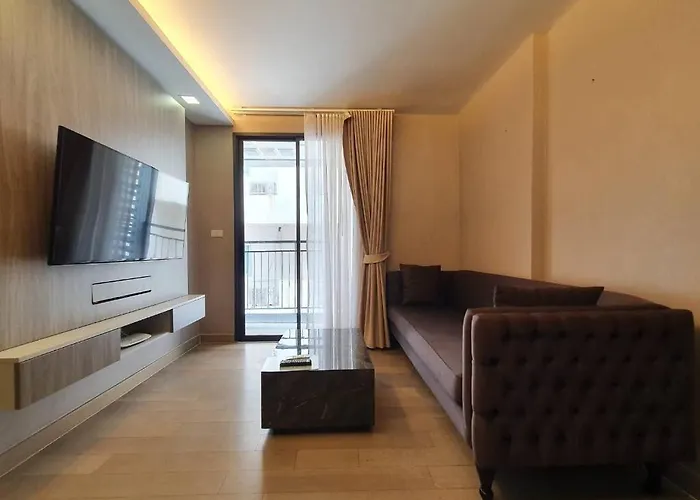 18 Bangkok